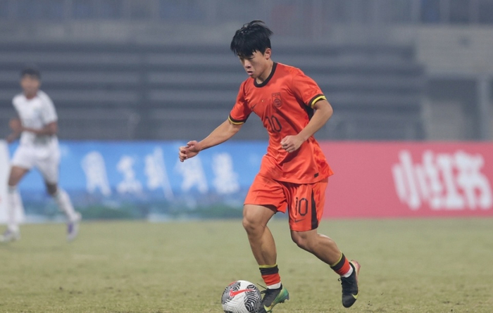 视频直播-数据才是硬道理！帅惟浩摘得金童奖，降维打击中超的邝兆镭落选|金球奖|上海申花足球俱乐部|成都蓉城|青岛海牛|山东泰山_新浪体育_新浪新闻