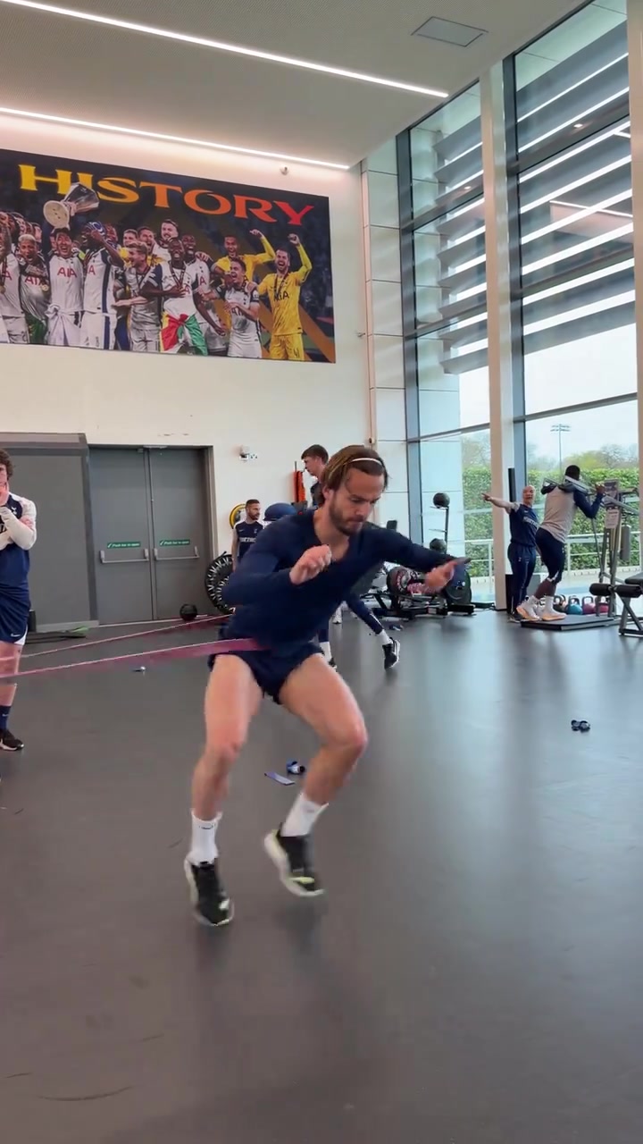 视频直播-季前赛遭ACL！麦迪逊更新恢复训练视频，两腿肌肉差距明显引热议