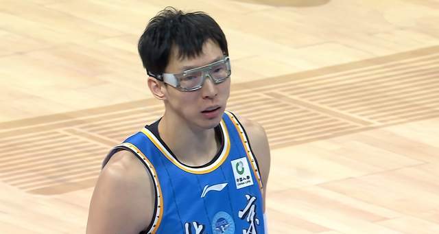 在线入口-22-0逆转,北京男篮两连胜,后场双核合砍62+15,周琦罚球10中6